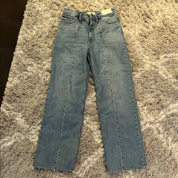 Abercrombie & Fitch Denim - NEW  Abercrombie & Fitch 90s relaxed Jeans